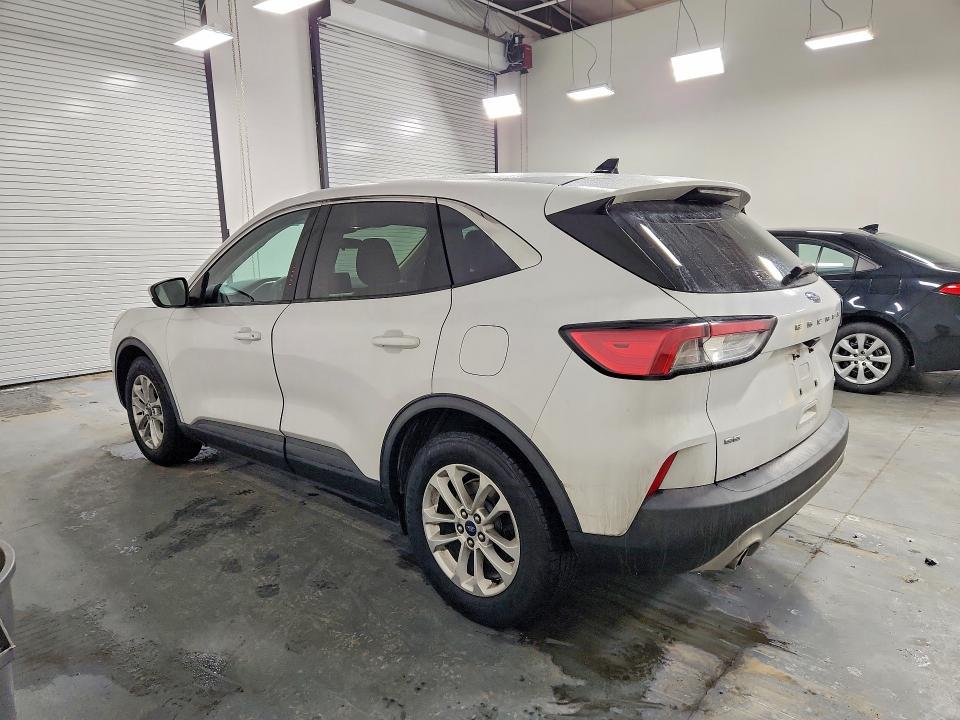 2020 Ford Escape se