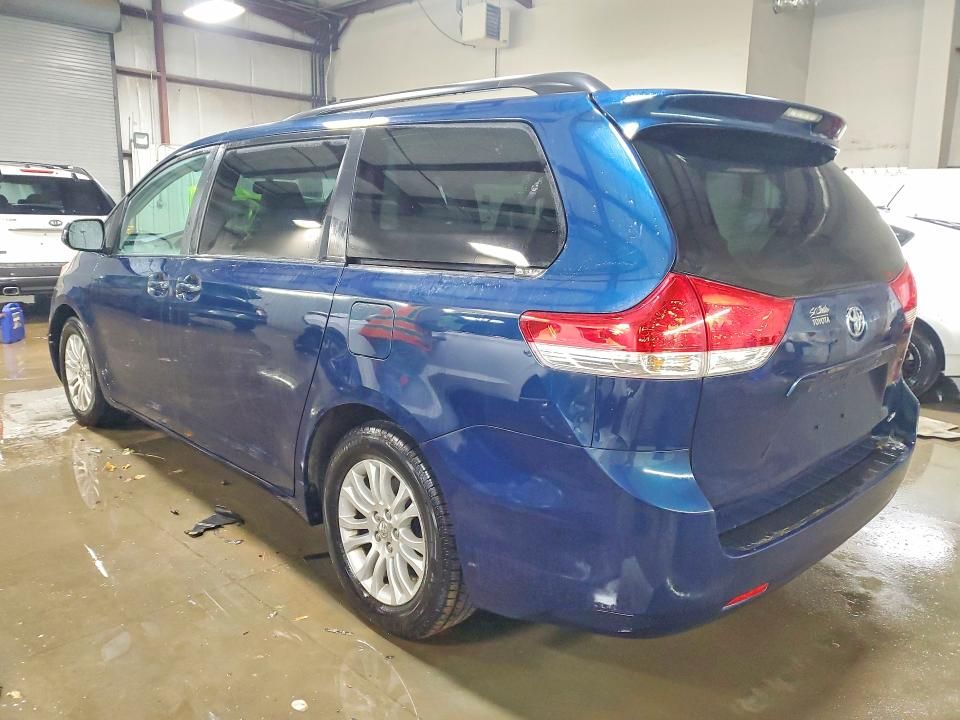 2012 Toyota Sienna xle
