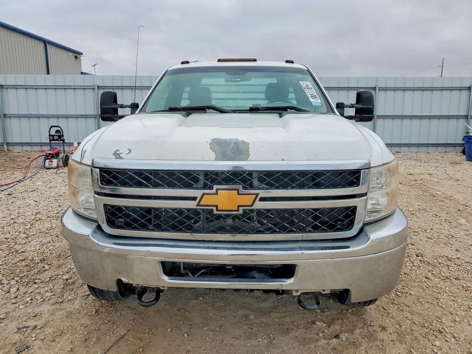 2014 Chev Rolet Silverado Flatbed Truck