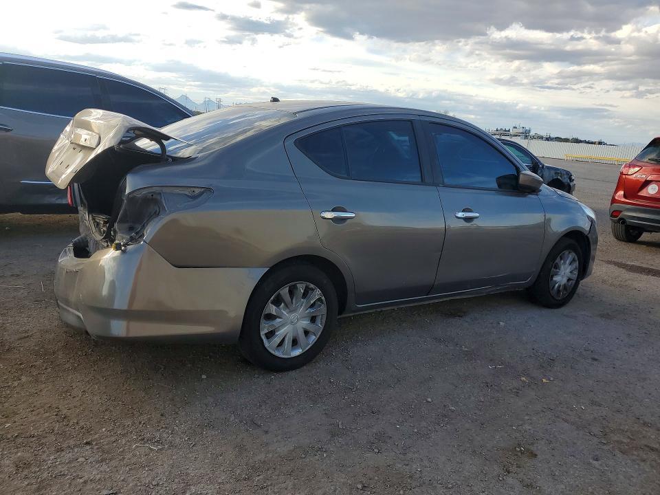2016 Niss Versa