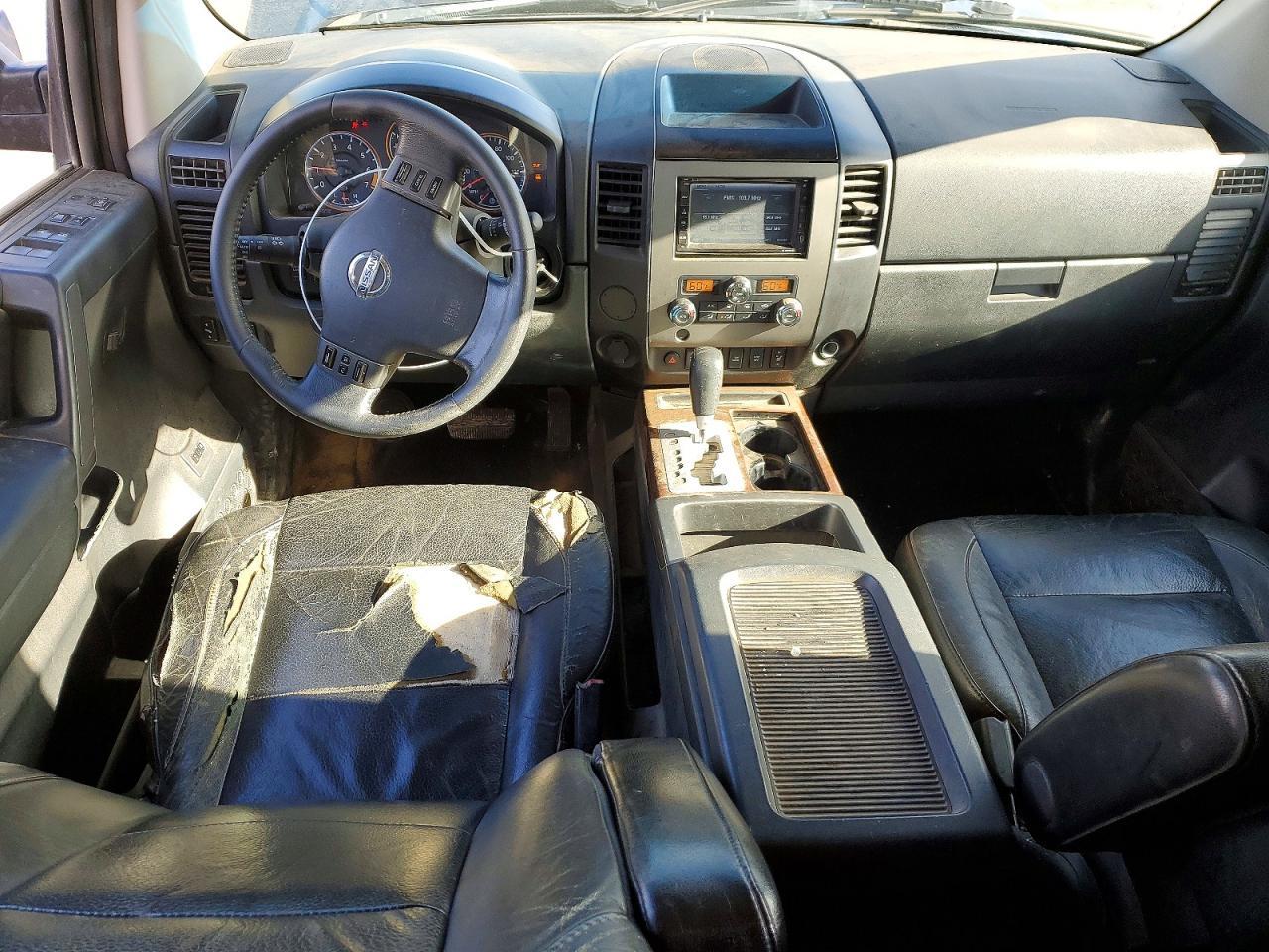 2011 Nissan Titan SV