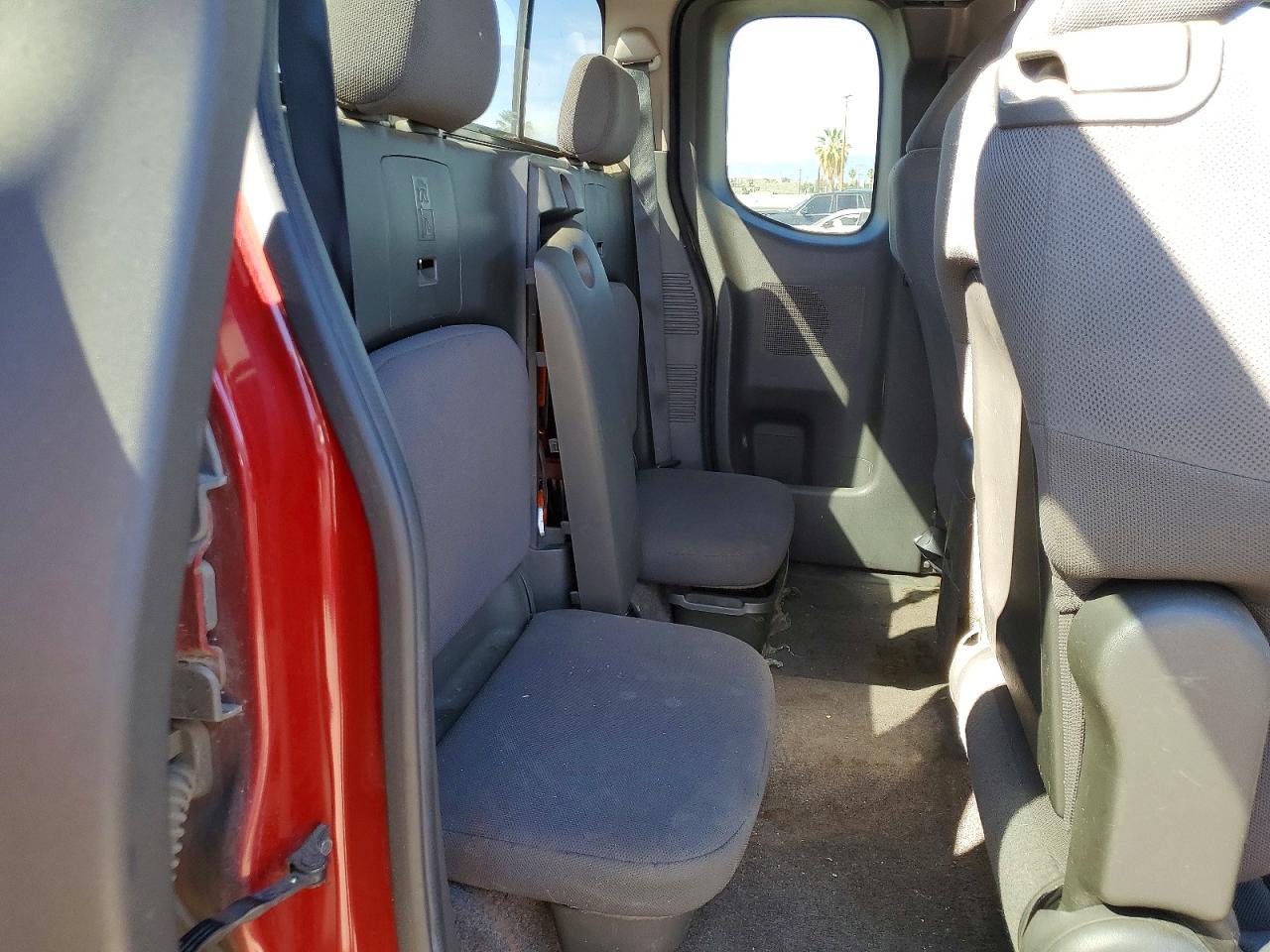 2010 Nissan Frontier xe