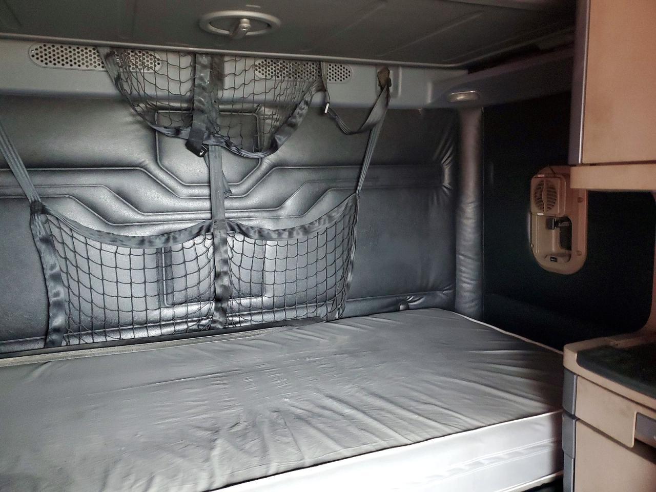 2014 Freigliner 2014 Freightliner Cascadia Semi Truck