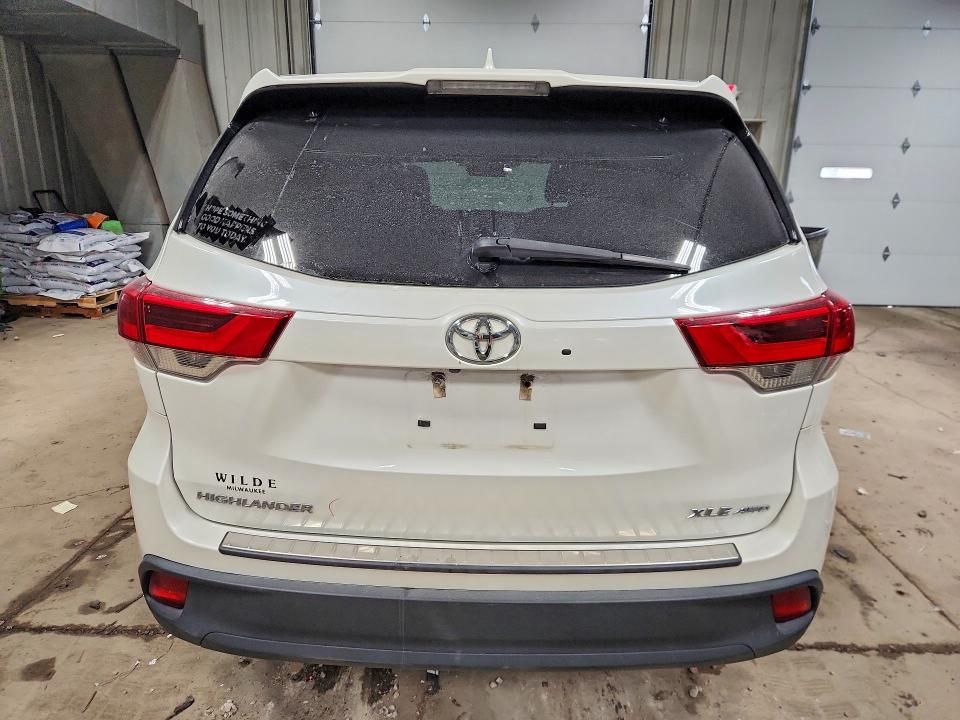 2017 Toyota Highlander se