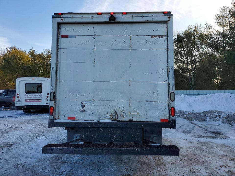 2013 Chevrolet Express box Truck