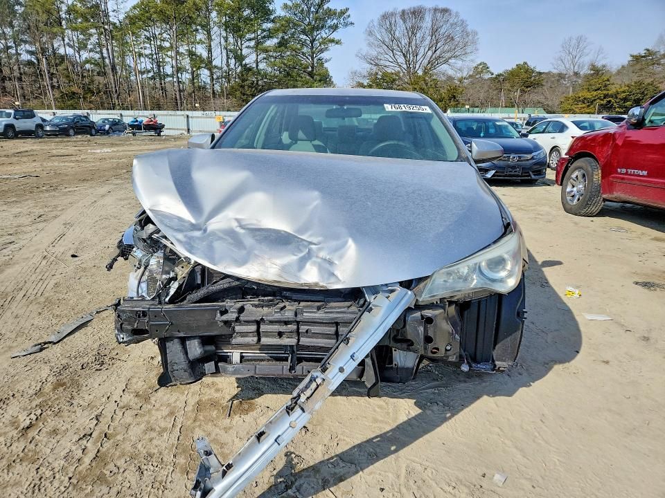 2015 Toyota Camry le