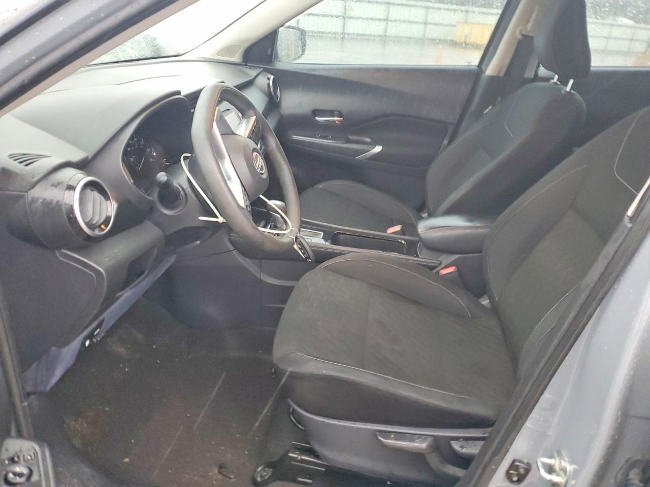 2022 Nissan Kicks sv