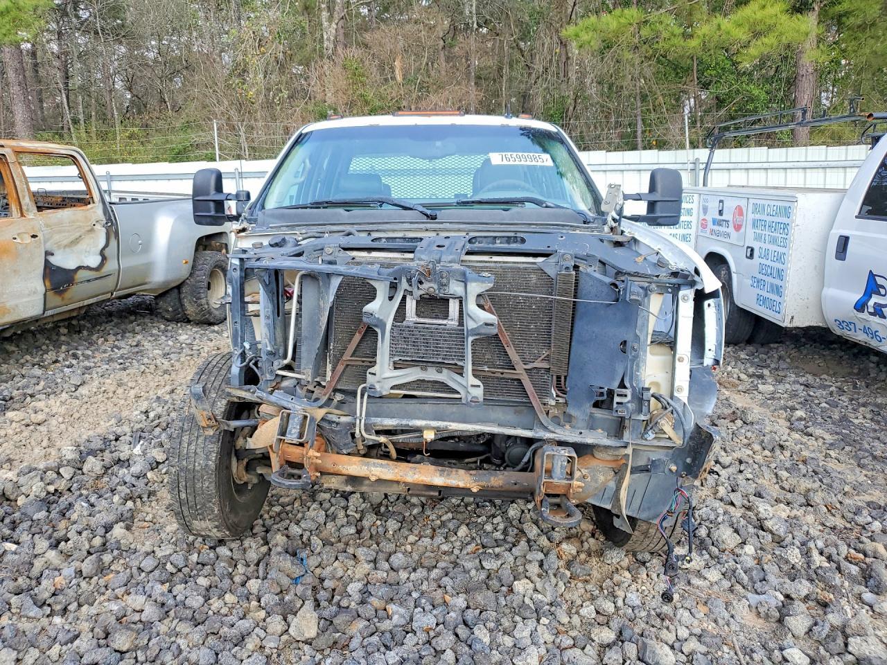 2009 Chevrolet Silverado Flatbed Truck