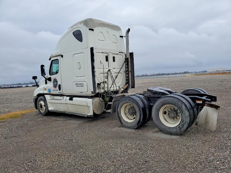 2012 Freightliner Cascadia Semi Truck