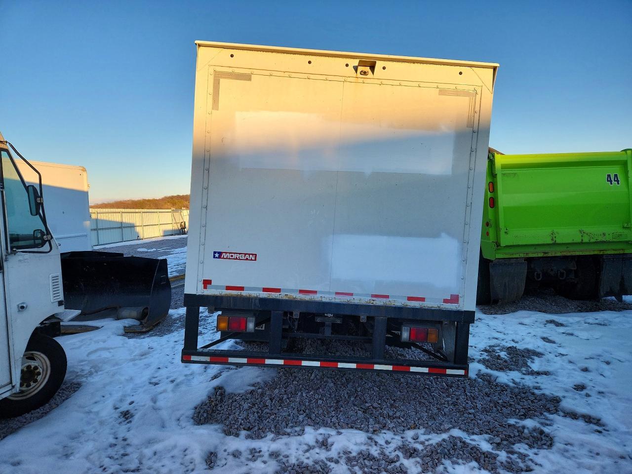 2022 Isuzu NPR HD BOX Truck