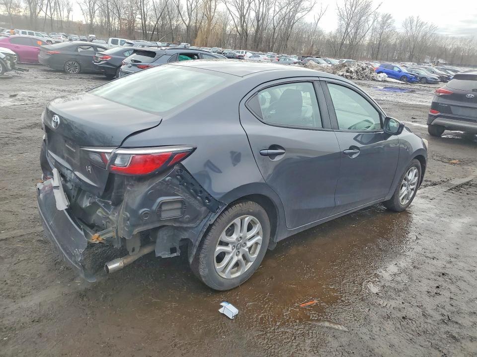 2017 Toyota Yaris ia Base