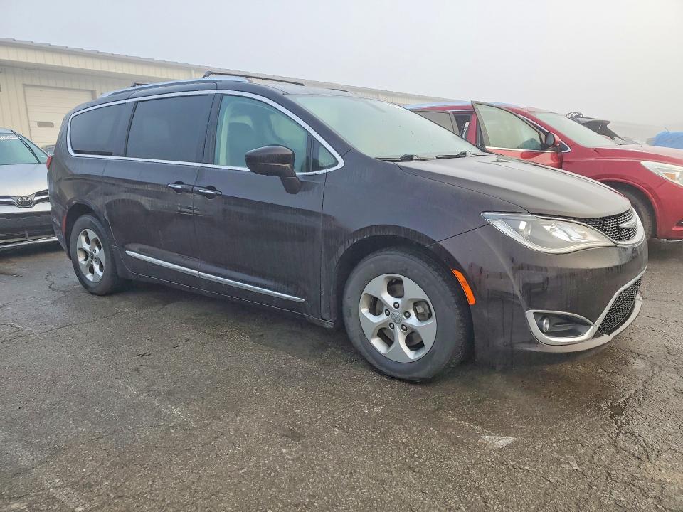2017 Chrysler Pacifica Touring l Plus