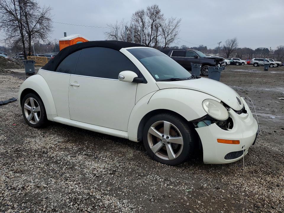 2007 Volkswagen New Beetle Triple White