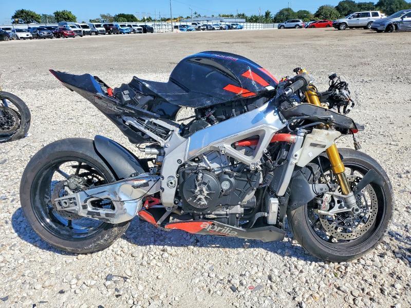 2021 Aprilia RSV4 1100 Factory