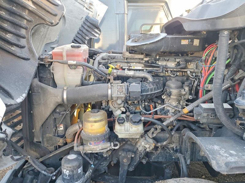 2016 Freightliner Cascadia 125