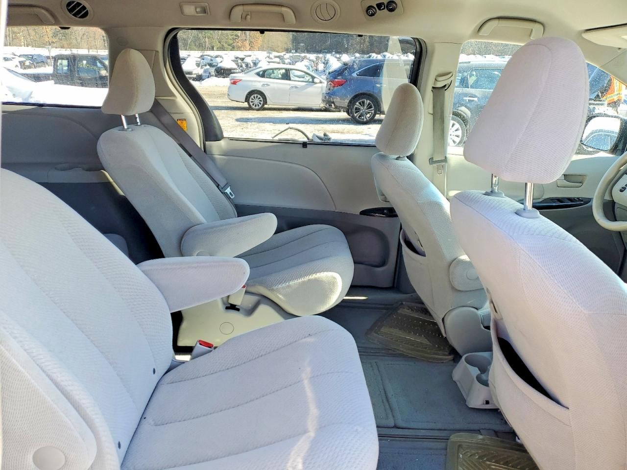 2011 Toyota Sienna le