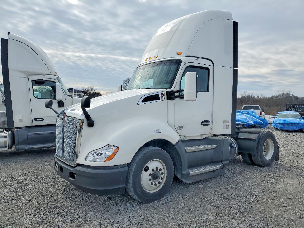 2019 Kenworth T680 Semi Truck