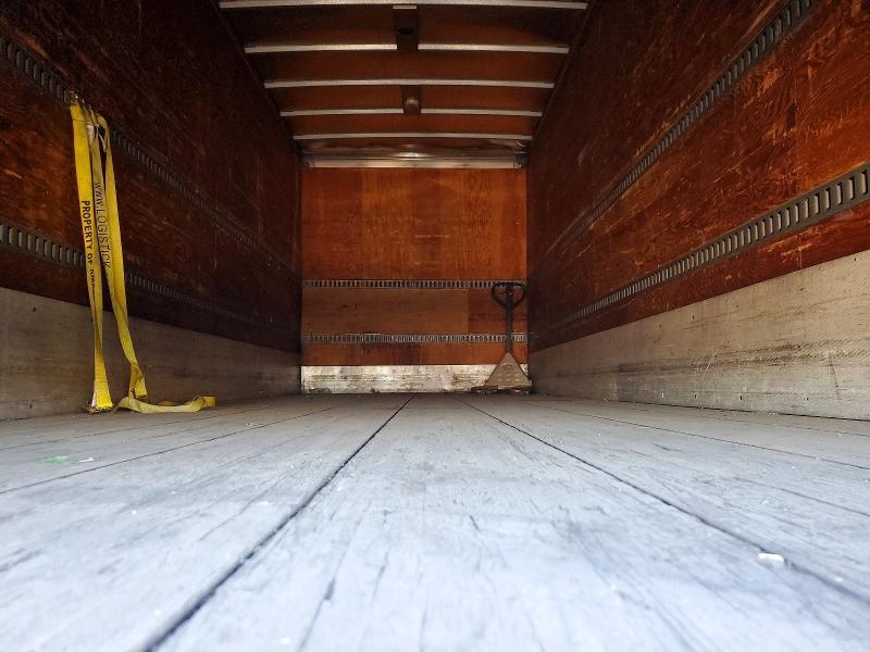 2003 International Mv015 box Truck
