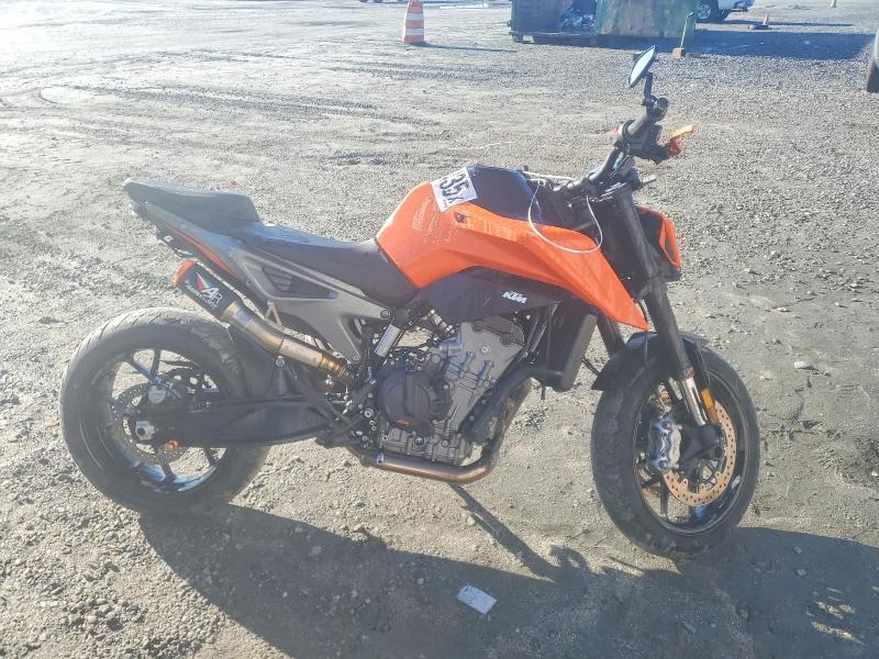 2023 KTM 790 Duke