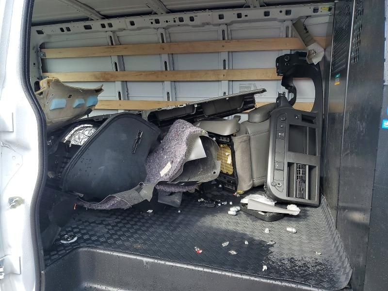 2025 Chevrolet Express G2500