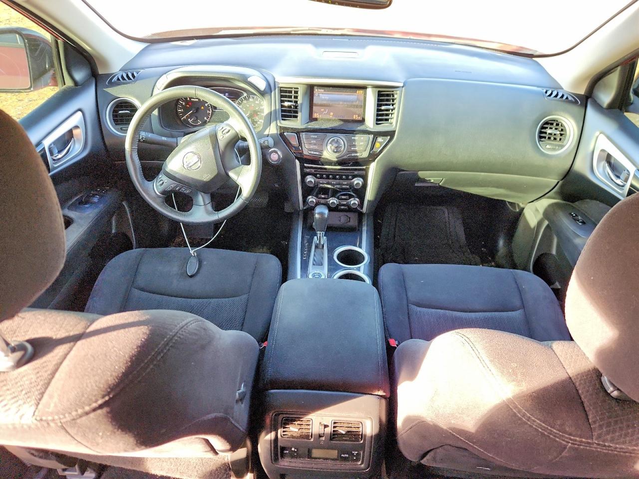 2016 Nissan Pathfinder s