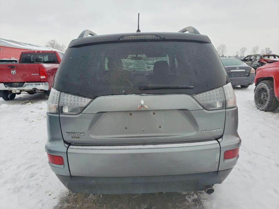 2013 Mitsubishi Outlander es