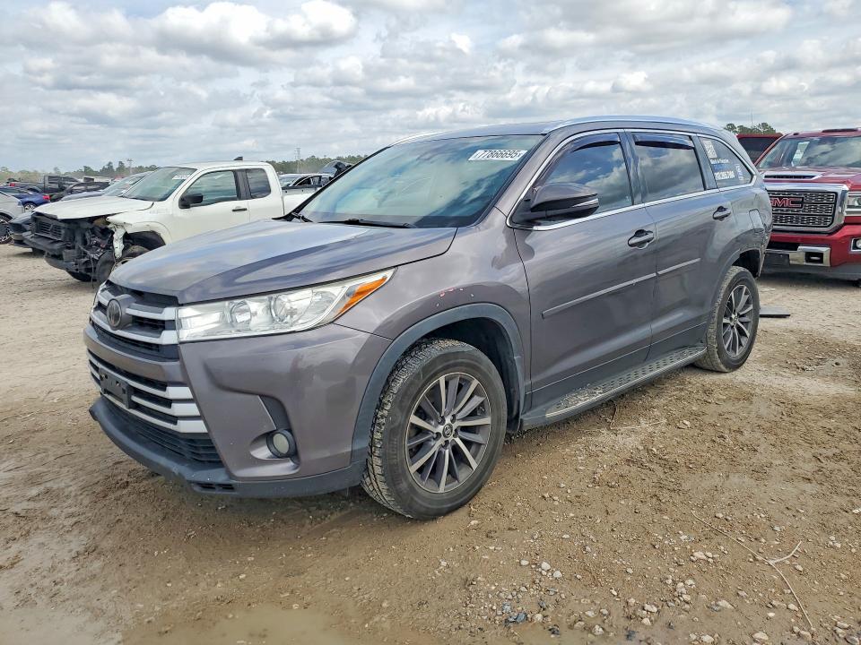 2019 Toyota Highlander se