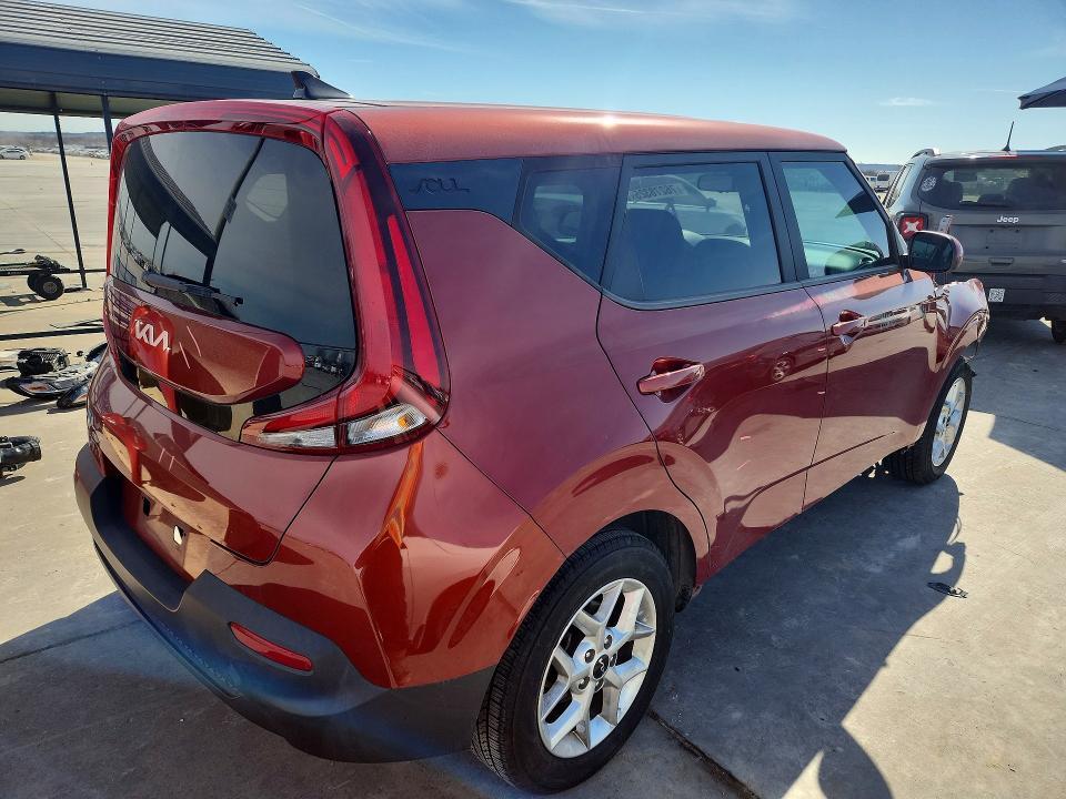 2022 KIA Soul lx