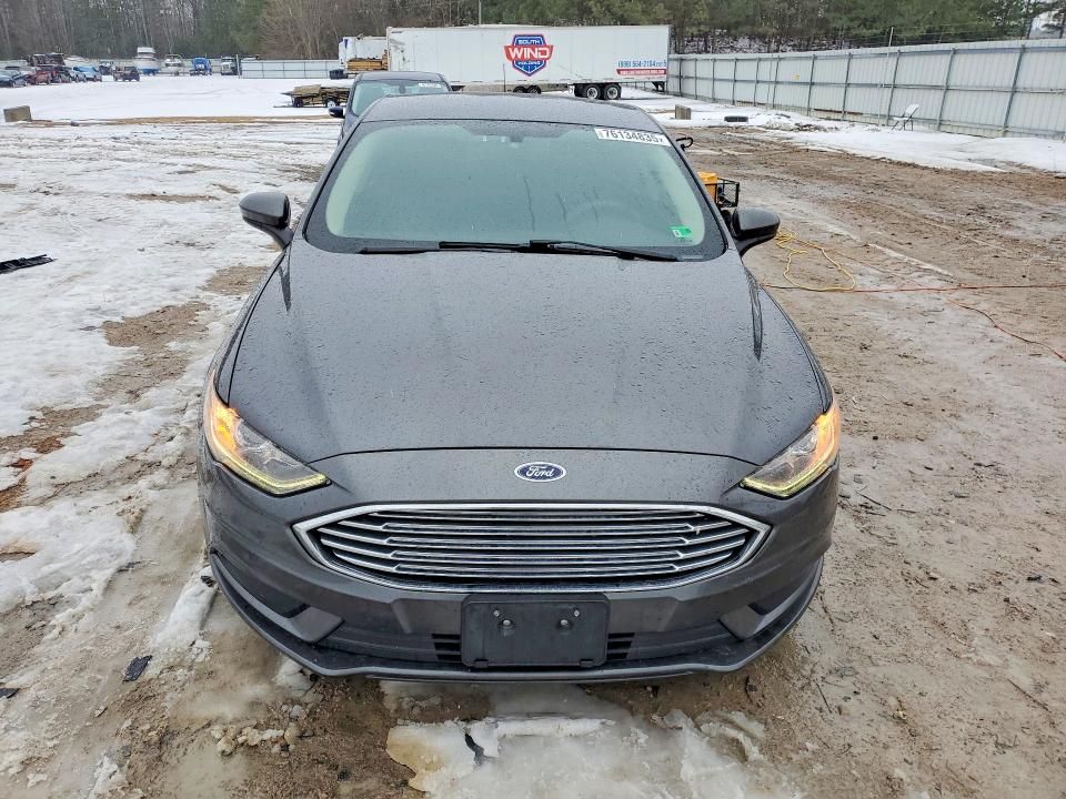 2017 Ford Fusion se