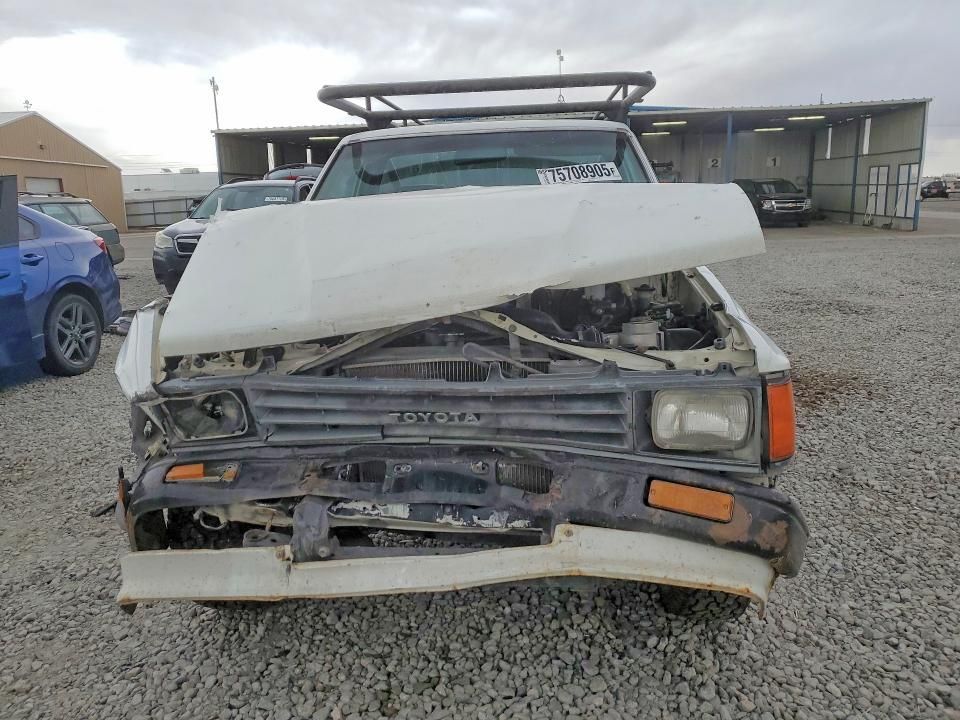 1987 Toyota Pickup 1 TON Long BED RN55