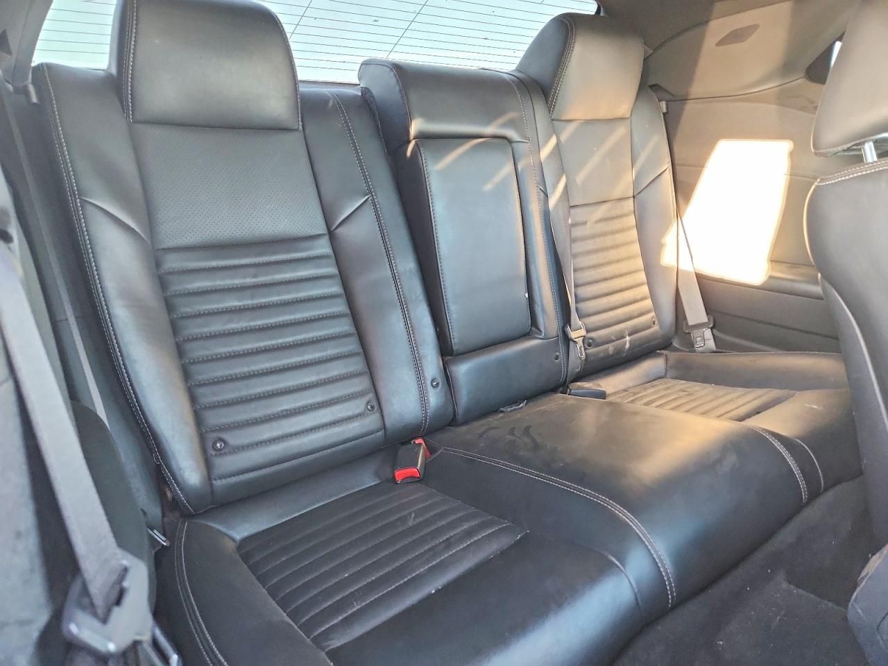 2012 Dodge Challenger r