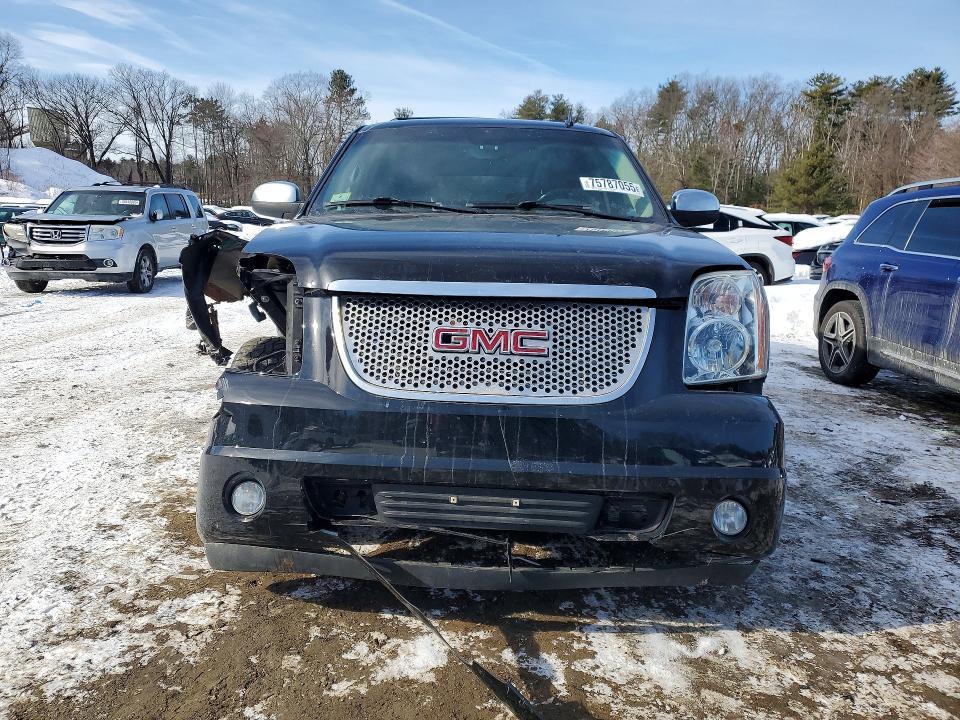 2011 GMC Yukon xl K1500 slt