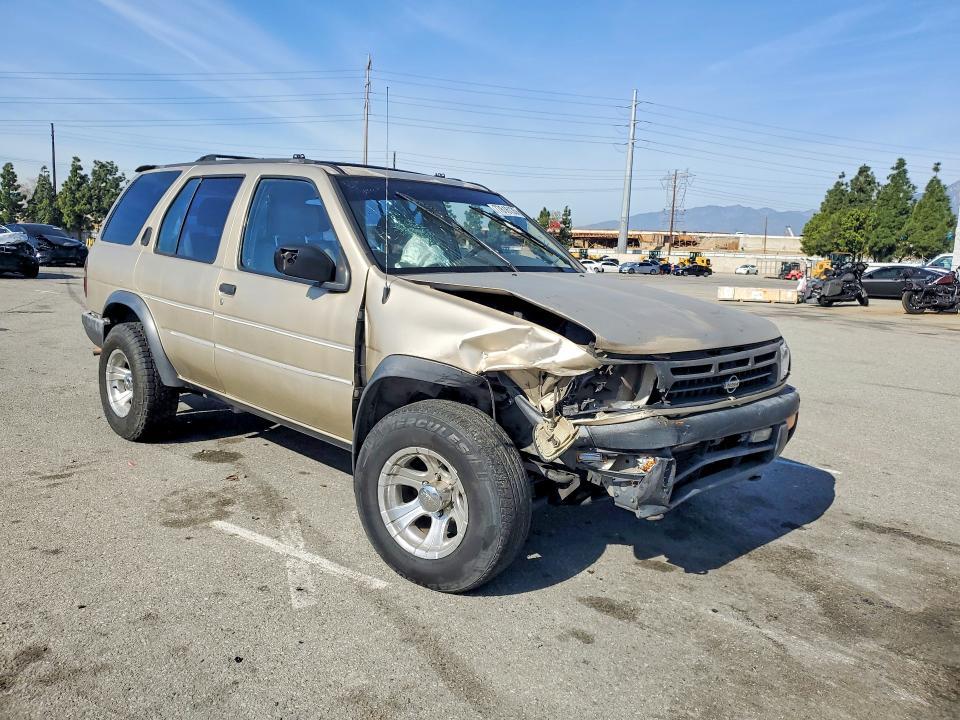 1997 Nissan Pathfinder xe