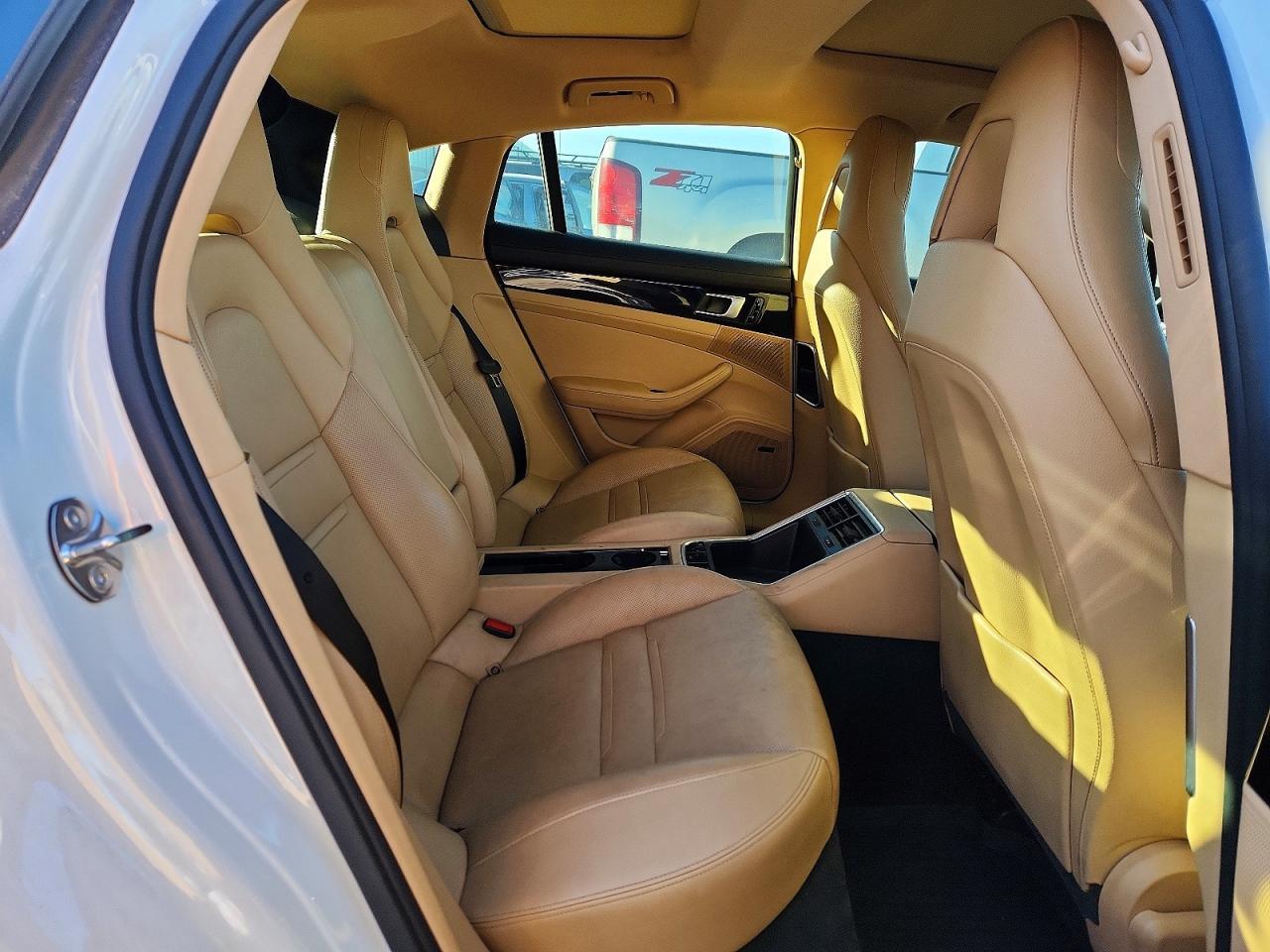 2017 Porsche Panamera 2