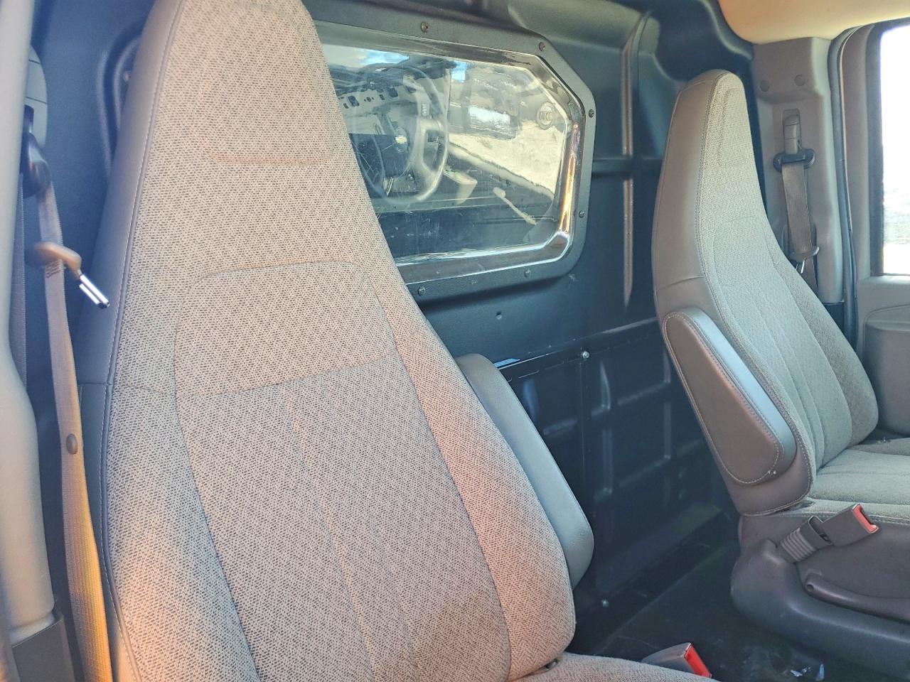 2018 Chevrolet Express 2500 Utility / Service Van