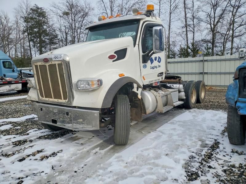 2018 Peterbilt 567 Semi Truck