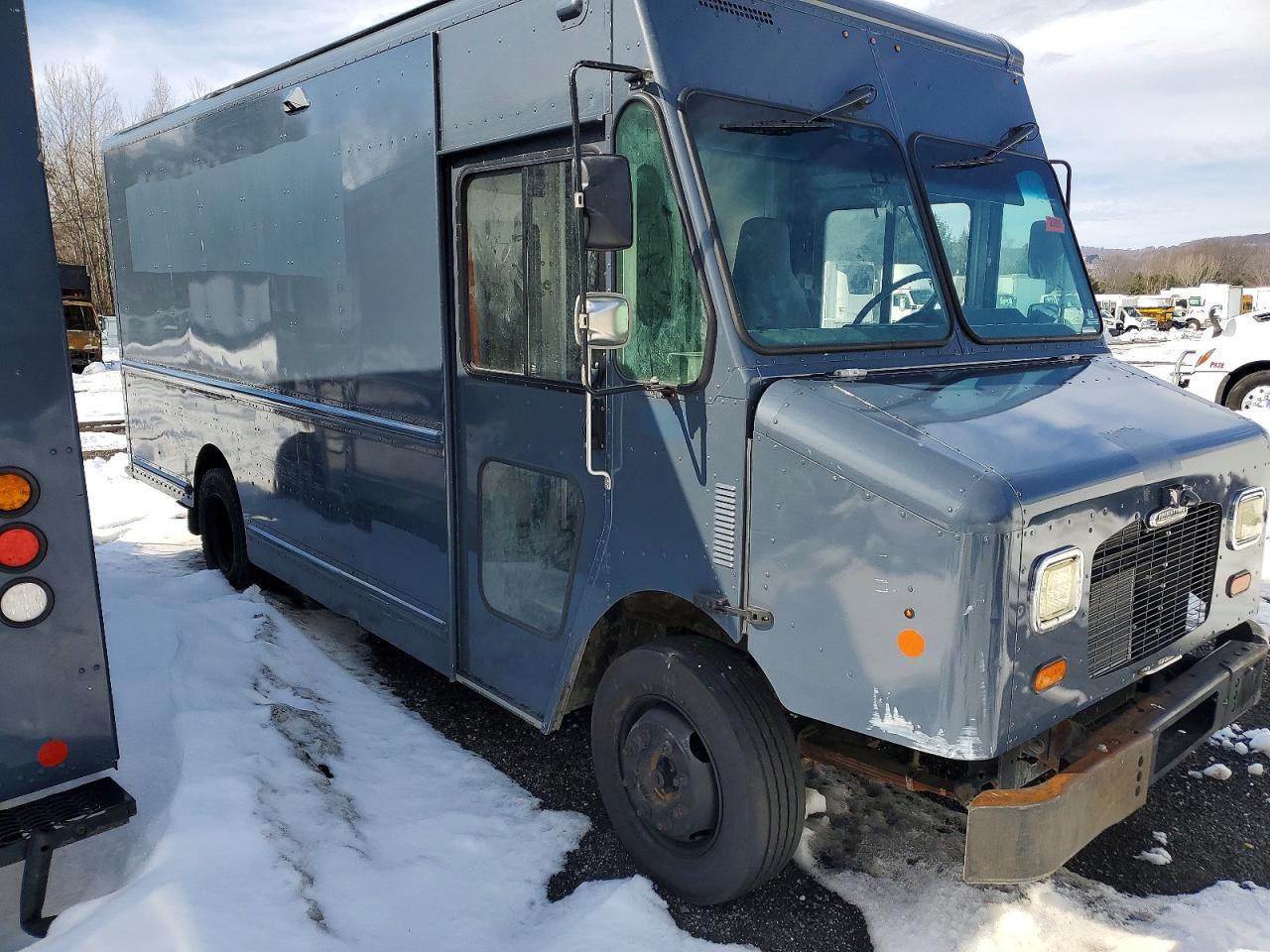 2021 Freightliner MT45G Chassis Delivery Truck