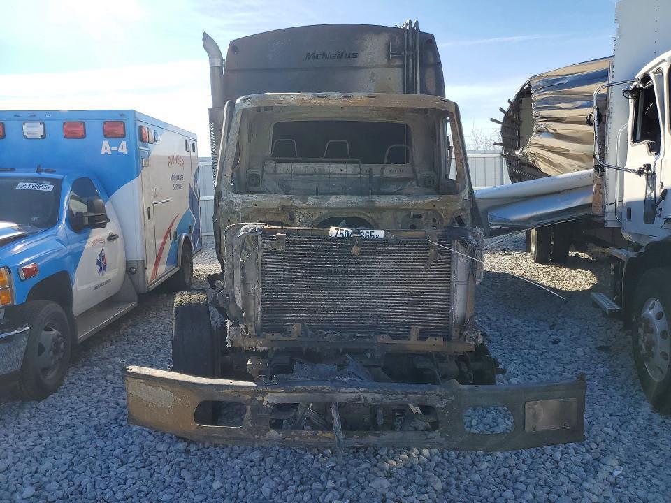2007 International 7400 Refuse Truck