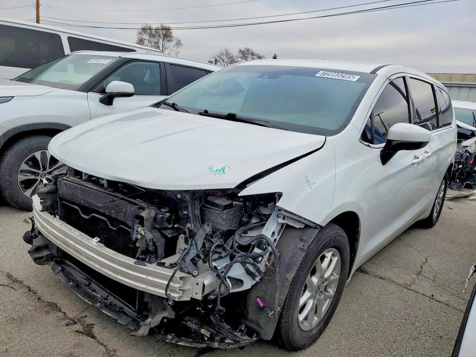 2023 Chrysler Voyager lx