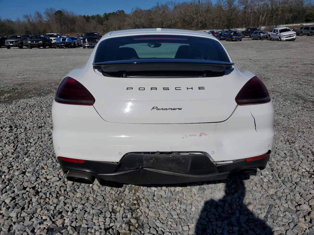 2016 Porsche Panamera 2