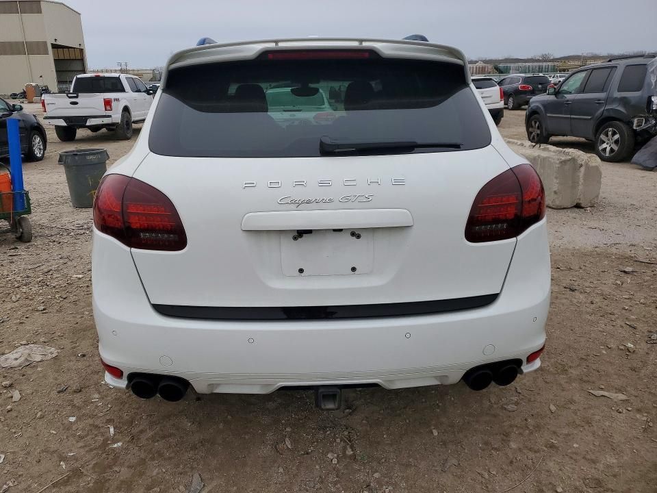 2013 Porsche Cayenne gts
