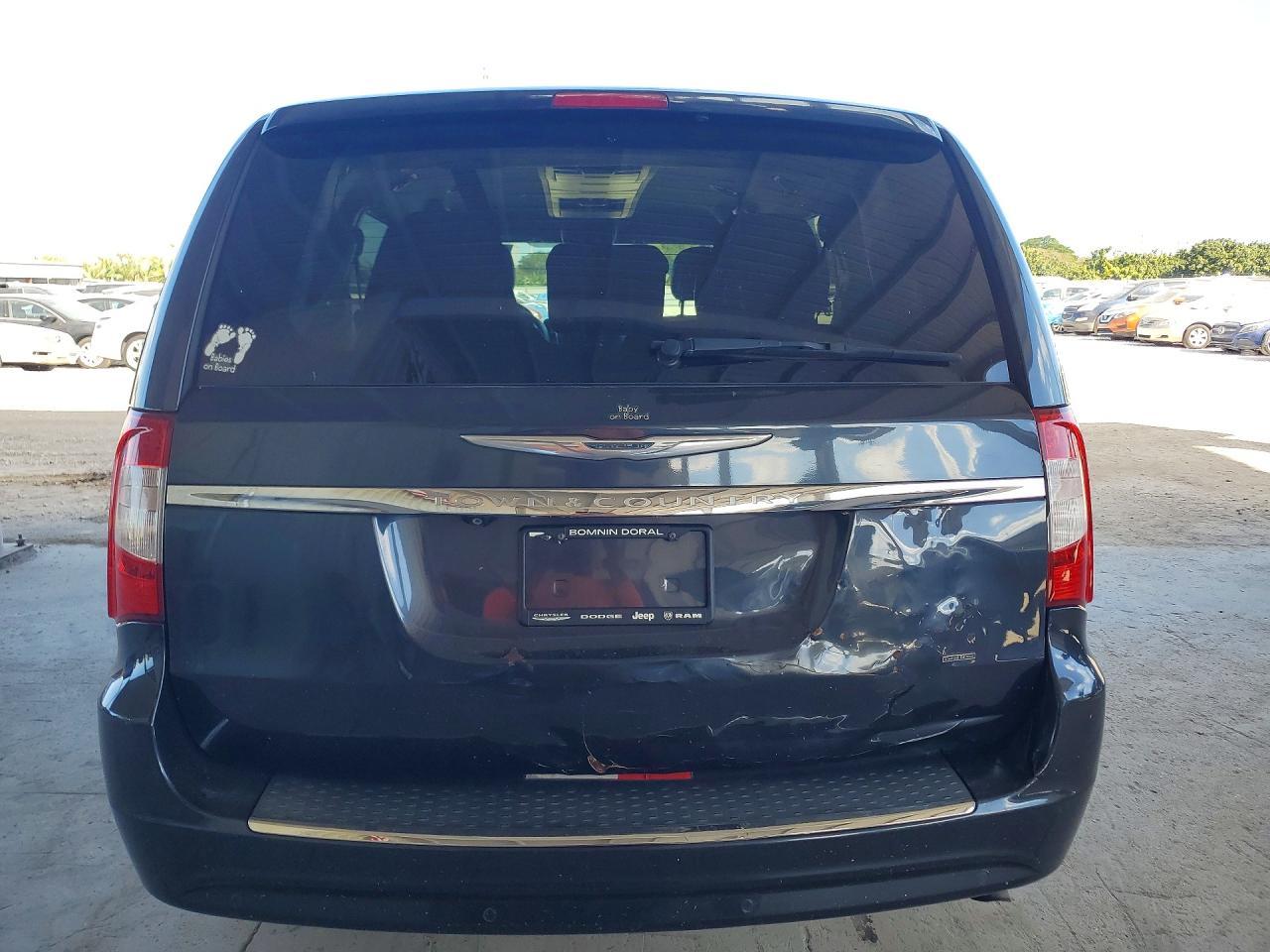 2014 Chrysler Town & Country Touring l