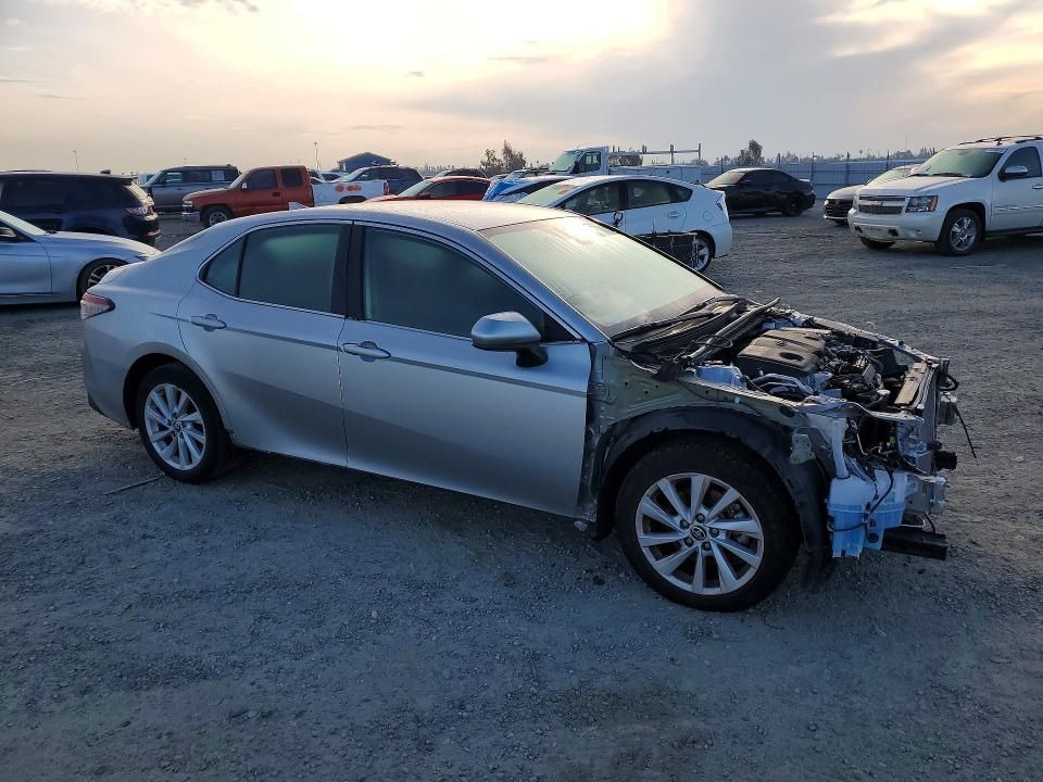 2022 Toyota Camry le
