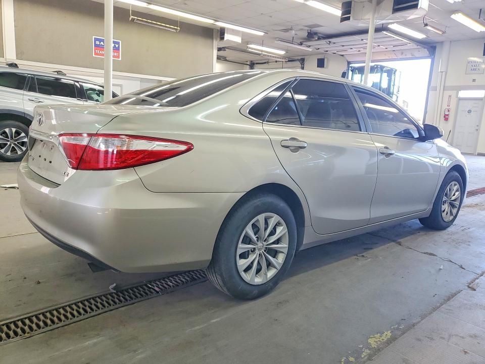2016 Toyota Camry le