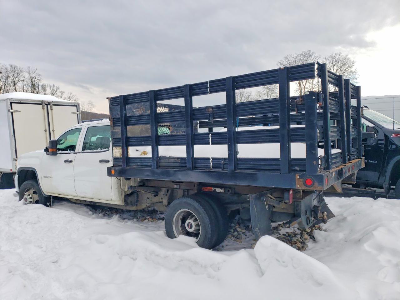 2015 GMC Sierra Flatbed Truck