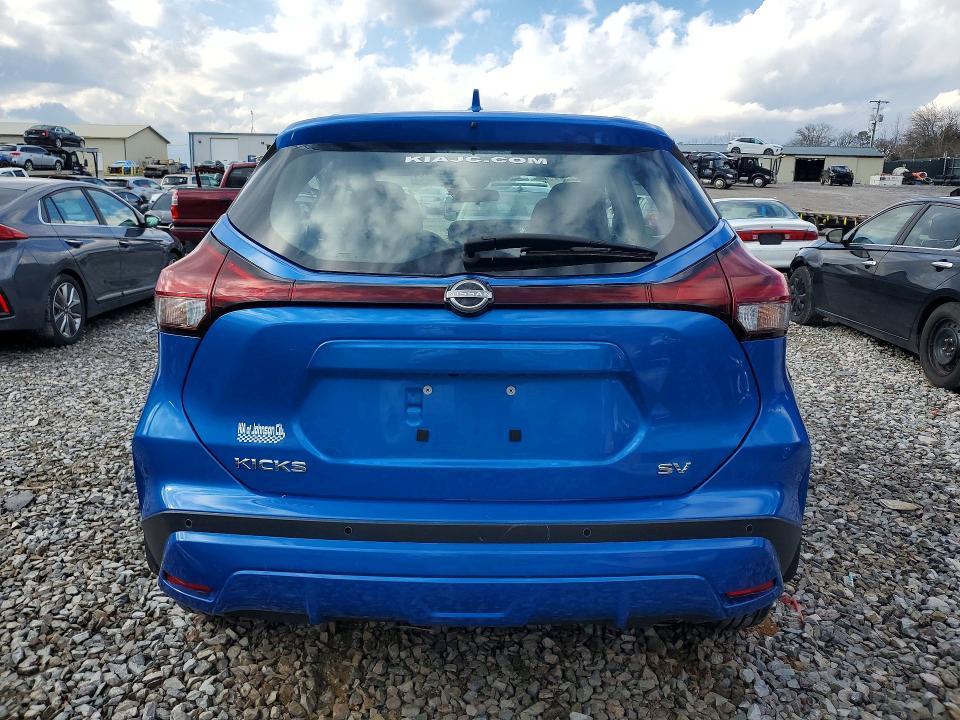 2023 Nissan Kicks sv