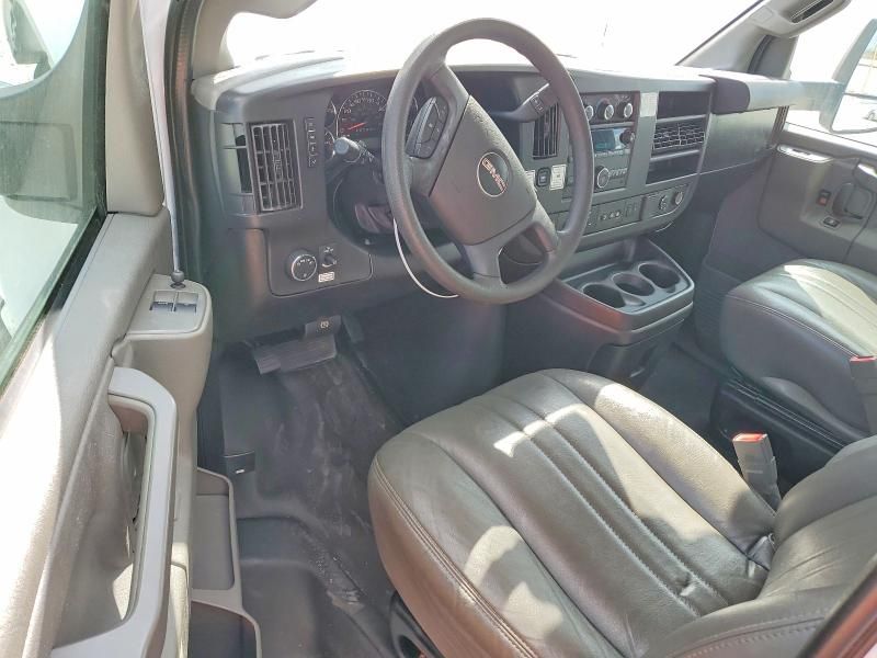 2021 GMC Savana CUT-BOX Truck