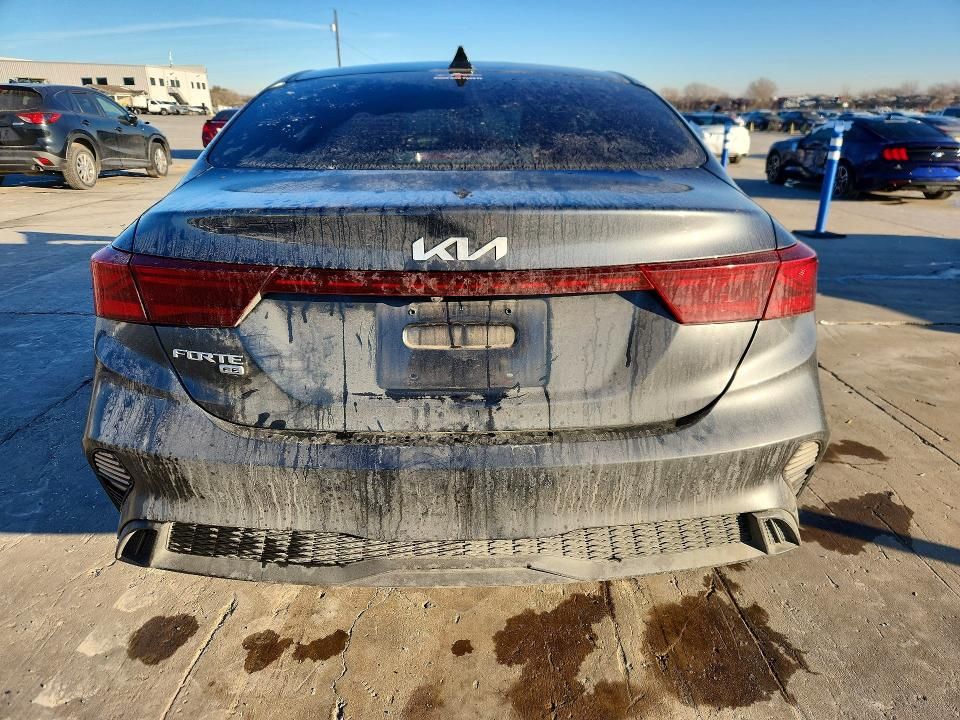 2022 KIA Forte fe