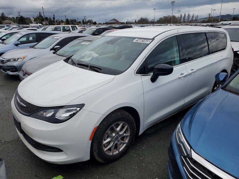 2024 Chrysler Voyager lx