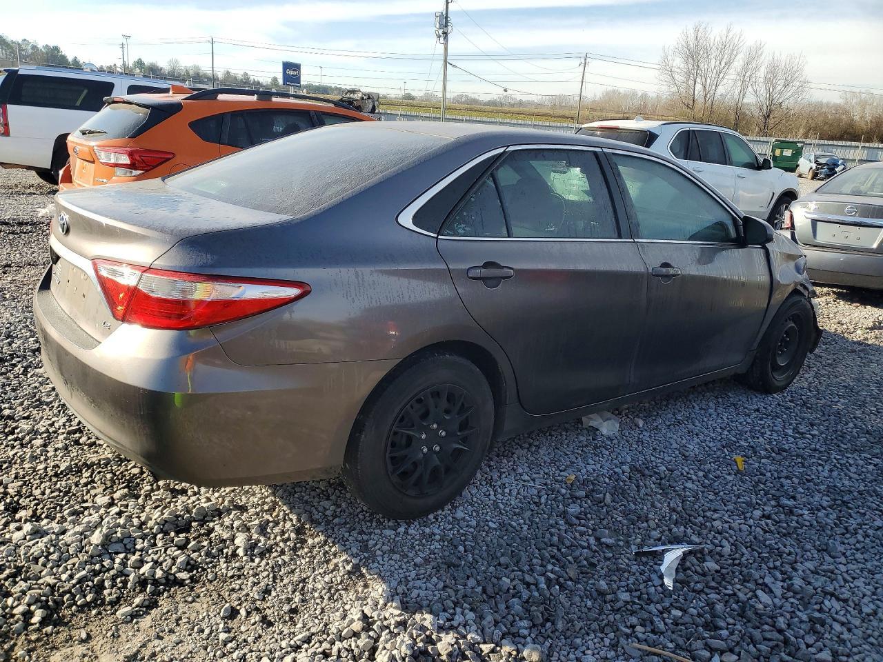 2015 Toyota Camry le
